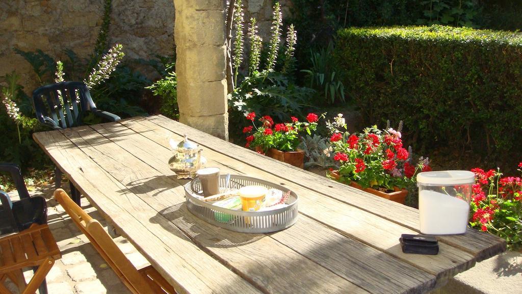 Bed and Breakfast Le Richelieu Uzès Exterior foto